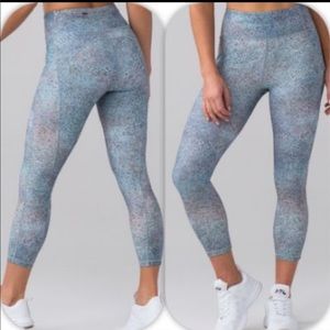 Lululemon Final Lap Crop 23”